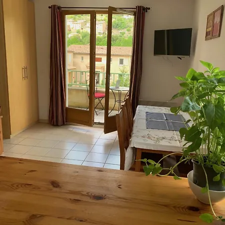 Hameau Des Sources, Fontaine De La Justice * Montbrun-les-Bains